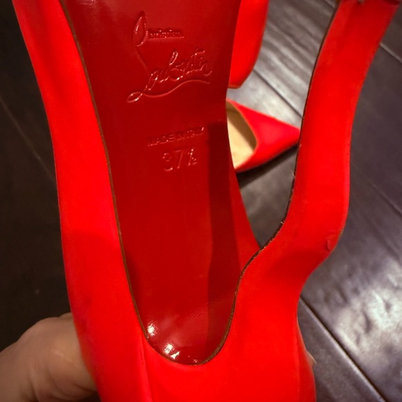 Christian Louboutin Fiery Red Curved Heels - Picture 8 of 8